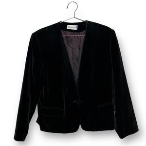 Vintage Diversity Black Velvet Blazer Size 10 - Petite